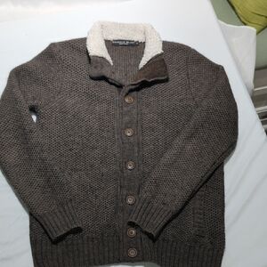 DANIELE BLASI Cozy Brown Cardigan with WHITE Collar